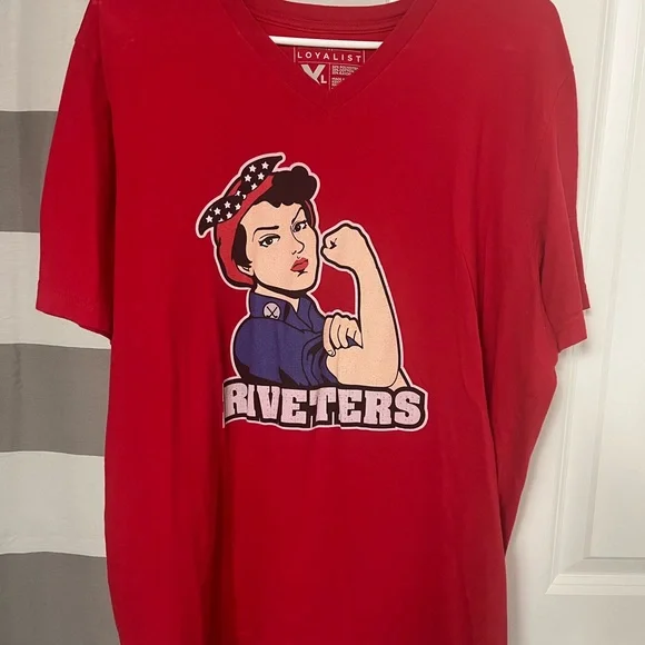 Red Metropolitan Riveters T-Shirt - Picture 1 of 3